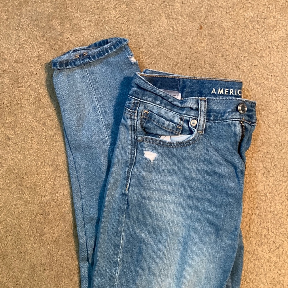 American Eagle Light Wash Mom Jean 2 Long